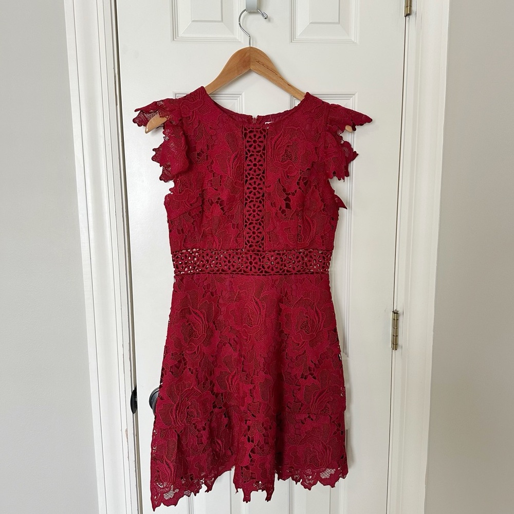 BB Dakota burgundy lace cocktail dress, size 4